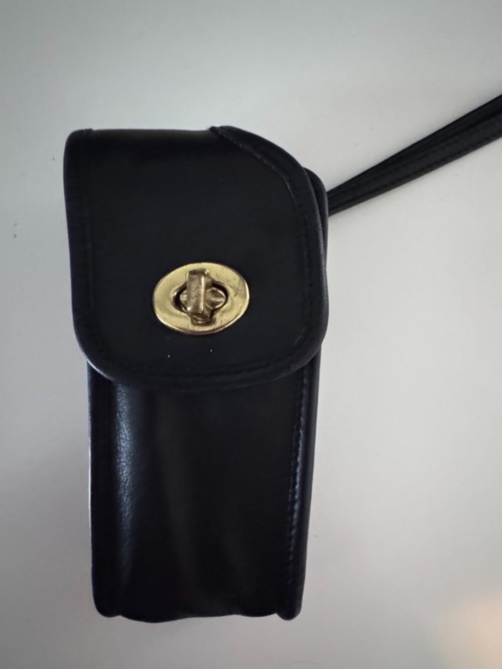 Coach Vintage Black Leather Cellphone/Small Accessories Wristlet - Picture 2 of 10